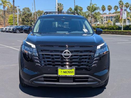 Super Black 2026 Nissan Pathfinder SV