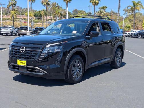 Super Black 2026 Nissan Pathfinder SV