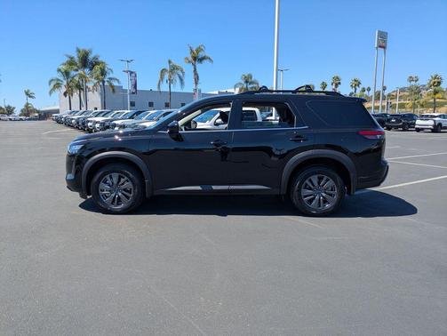 Super Black 2026 Nissan Pathfinder SV