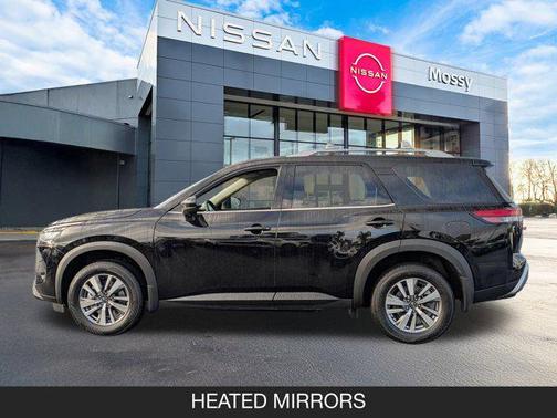 2025 Nissan Pathfinder SL FWD