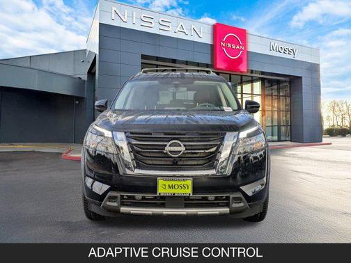 2025 Nissan Pathfinder SL FWD