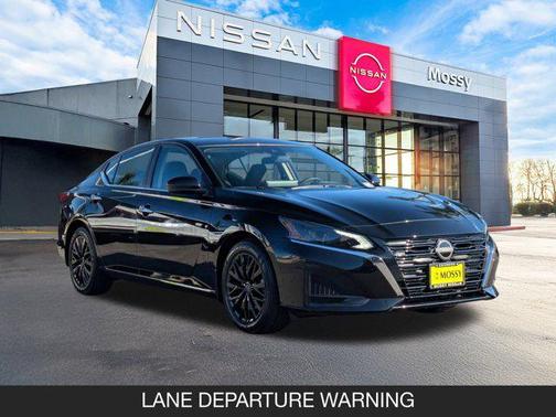 2025 Nissan Altima SV FWD