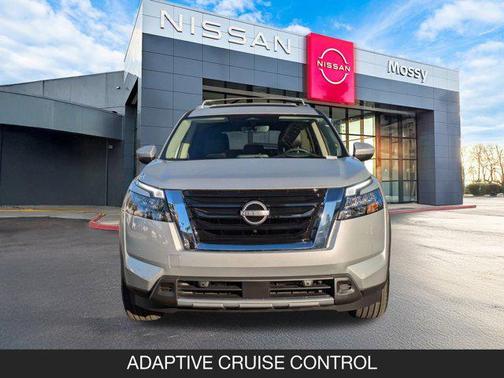 2025 Nissan Pathfinder Platinum FWD