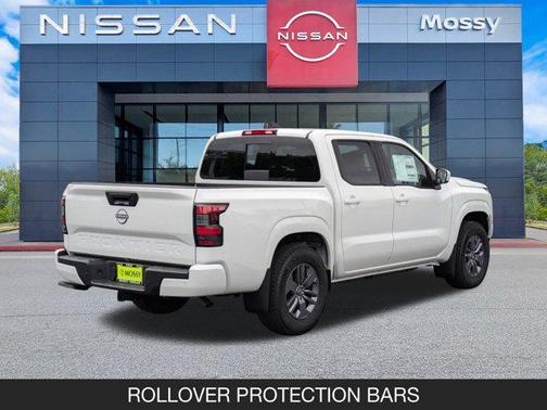 2025 Nissan Frontier SV