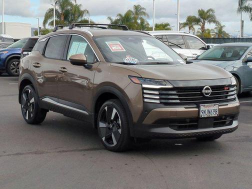 2025 Nissan Kicks SR