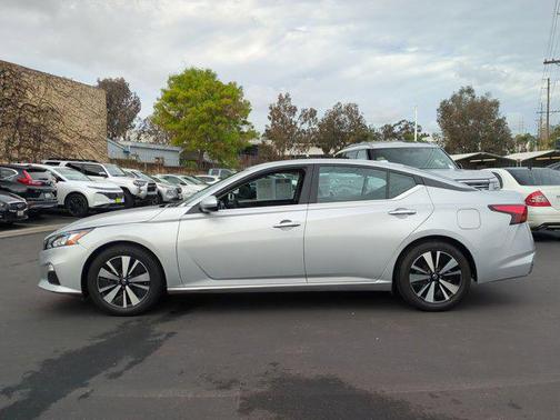 2021 Nissan Altima 2.5 SV