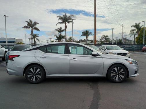 2021 Nissan Altima 2.5 SV