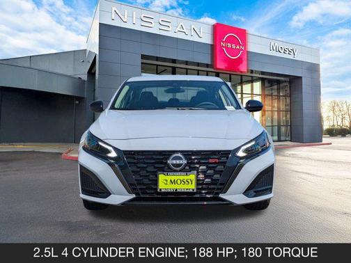 2025 Nissan Altima SR FWD