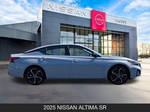 2025 Nissan Altima SR FWD