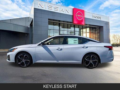 2025 Nissan Altima SR FWD