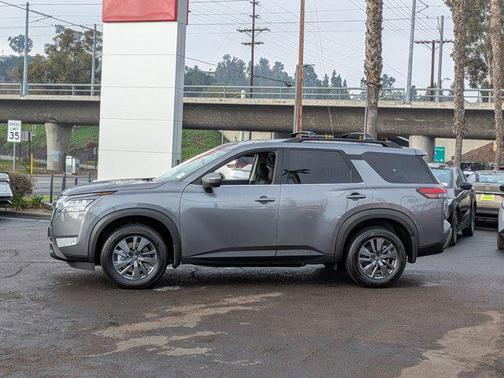 2025 Nissan Pathfinder SV FWD