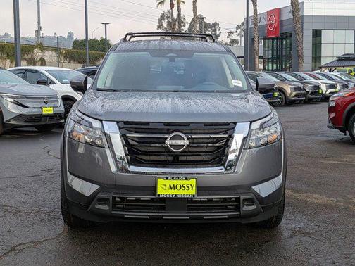 2025 Nissan Pathfinder SV FWD