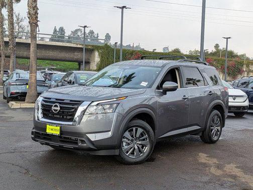 2025 Nissan Pathfinder SV FWD