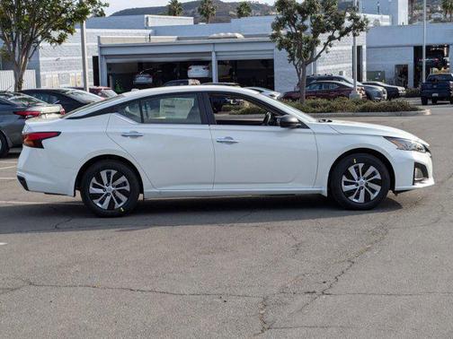 2025 Nissan Altima S FWD