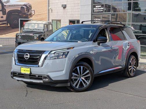 2025 Nissan Pathfinder Platinum FWD