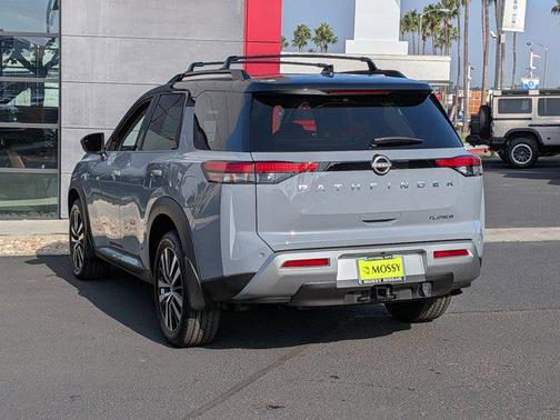 2025 Nissan Pathfinder Platinum FWD