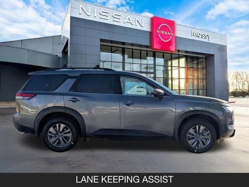 2025 Nissan Pathfinder SV FWD