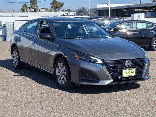 2025 Nissan Altima S FWD