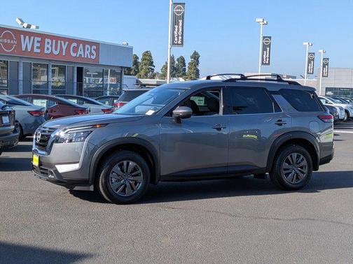 2025 Nissan Pathfinder SV FWD