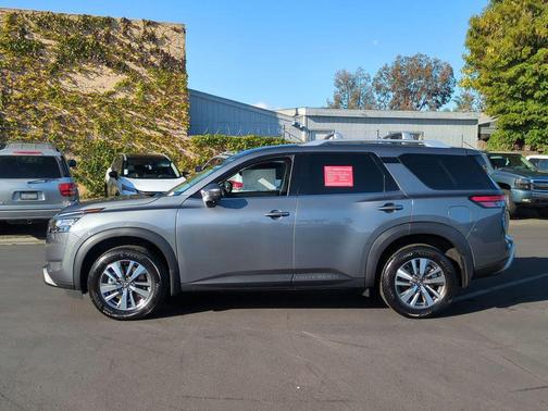 Gun Metallic 2025 Nissan Pathfinder SL 4WD