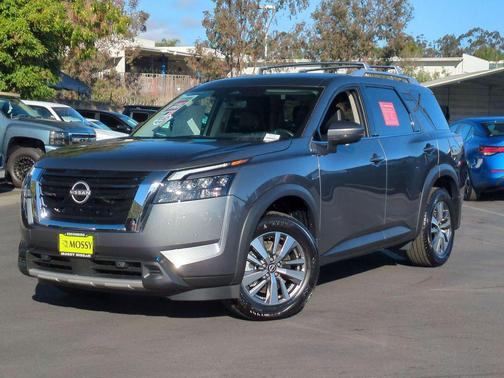 Gun Metallic 2025 Nissan Pathfinder SL 4WD