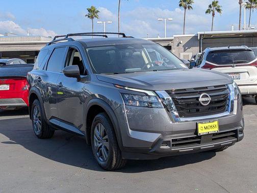 2025 Nissan Pathfinder SV FWD