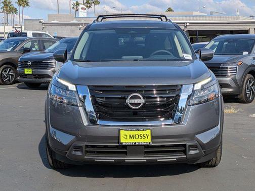 2025 Nissan Pathfinder SV FWD