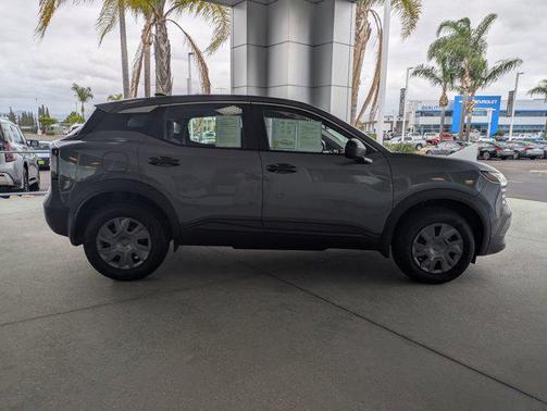 2025 Nissan Kicks S