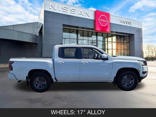 2025 Nissan Frontier SV