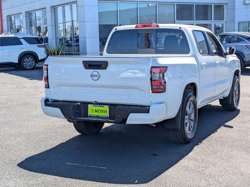 2025 Nissan Frontier SV