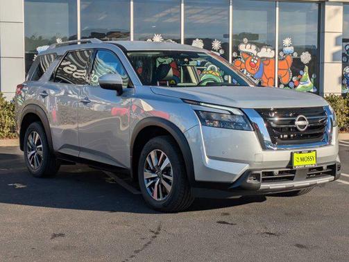 2025 Nissan Pathfinder SL FWD