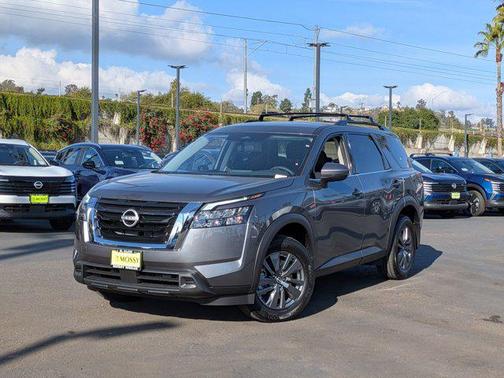 2025 Nissan Pathfinder SV FWD