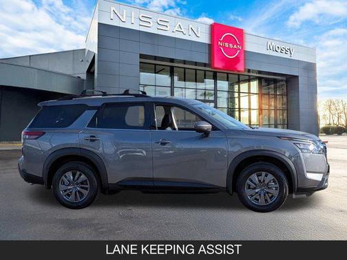 2025 Nissan Pathfinder SV FWD