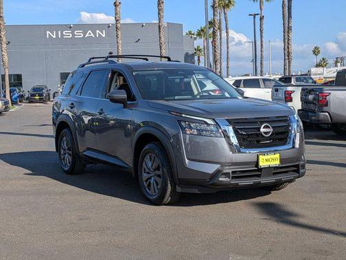 2025 Nissan Pathfinder SV FWD