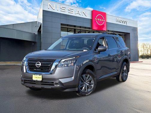 2025 Nissan Pathfinder SV FWD