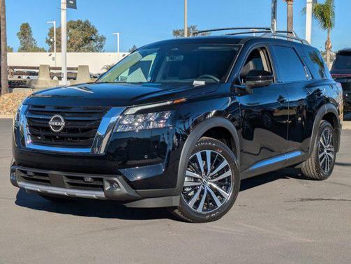 2025 Nissan Pathfinder Platinum 4WD