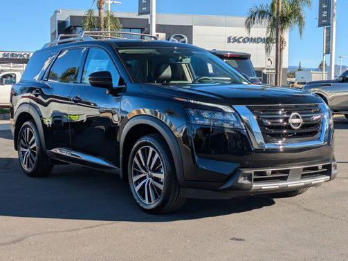 2025 Nissan Pathfinder Platinum 4WD