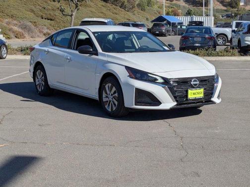 2025 Nissan Altima S FWD