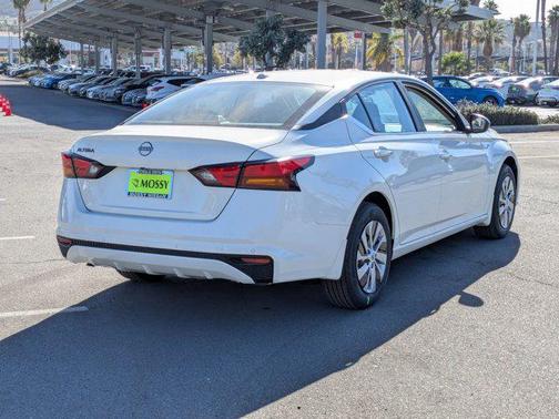 2025 Nissan Altima S FWD