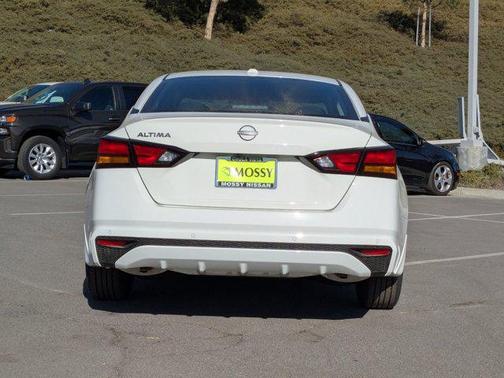 2025 Nissan Altima S FWD