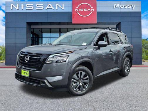 2025 Nissan Pathfinder SV FWD