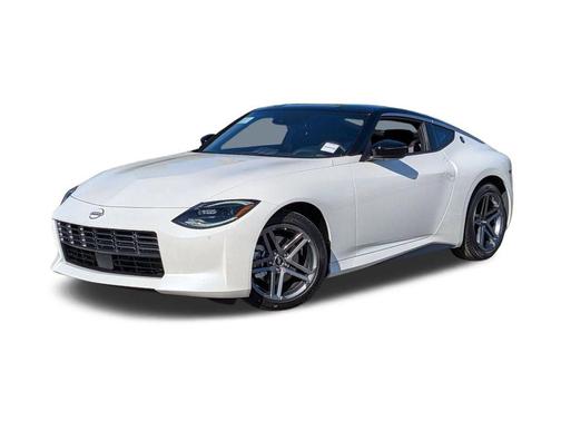 Pearl White Tricoat/Super Black 2026 Nissan Z Sport