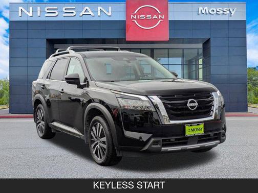 2025 Nissan Pathfinder Platinum FWD