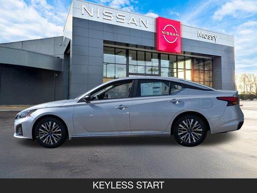 2025 Nissan Altima SV FWD