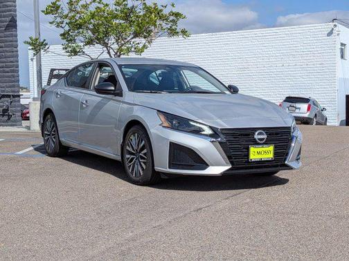2025 Nissan Altima SV FWD