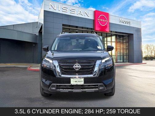 2025 Nissan Pathfinder SV FWD