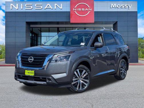 2025 Nissan Pathfinder Platinum FWD