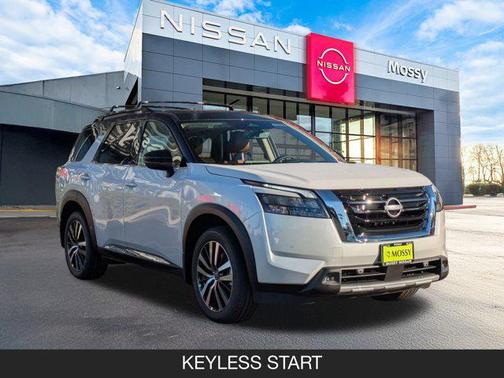 2025 Nissan Pathfinder Platinum FWD