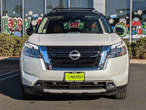 2025 Nissan Pathfinder Platinum FWD