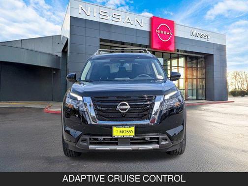 2025 Nissan Pathfinder SL FWD